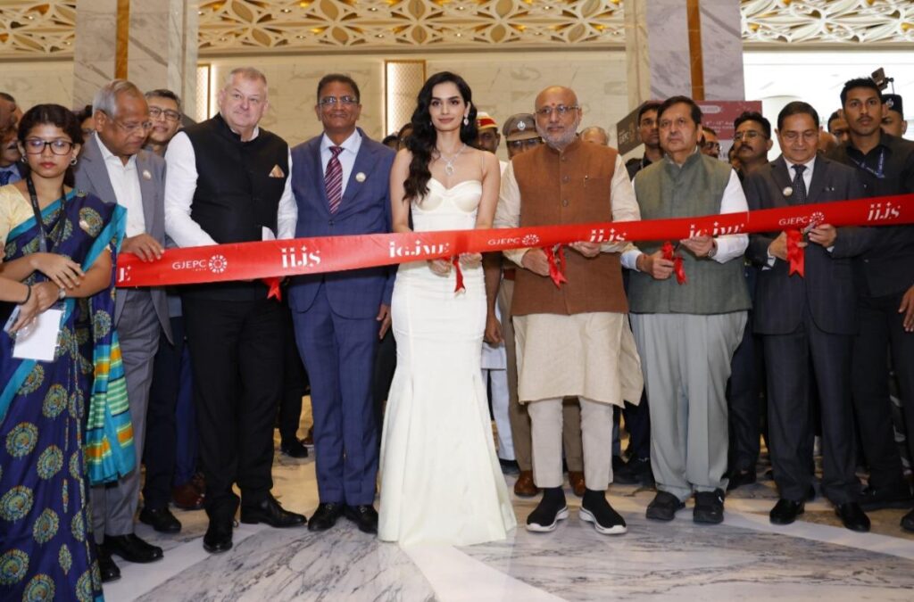 Left to Right - Mr. Paul Rowley, Executive Vice President, Diamond Trading, De Beers Group; Shri Vipul Shah, Chairman, GJEPC; actor Manushi Chhillar, brand ambassador, GJEPC; Shri C. P. Radhakrishnan, Hon. Governor of Maharashtra; Shri Mangal Prabhat Lodha, Hon. Minister of Skill Development and Entrepreneurship, Govt. of Maharashtra; and Shri Kirit Bhansali, Vice Chairman, GJEPC, at the India International Jewellery Show (IIJS) Premiere 2024 organised by India’s apex trade body, The Gem & Jewellery Export Promotion Council (GJEPC) at the JIO World Convention Centre in Bandra Kurla Complex, Mumbai.