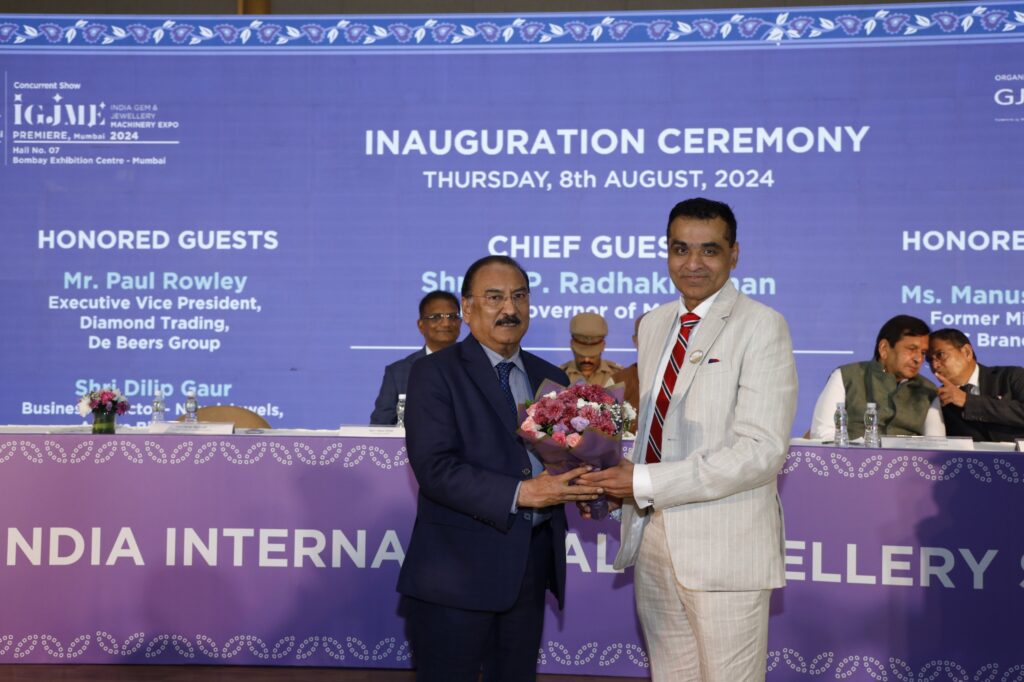 Shri Dilip Gaur, Business Director – Novel Jewels, Aditya Birla Group being felicitated by Shri Nirav Bhansali, Convener-National Exhibitions, GJEPC at the India International Jewellery Show (IIJS) Premiere 2024 organised by India’s apex trade body,