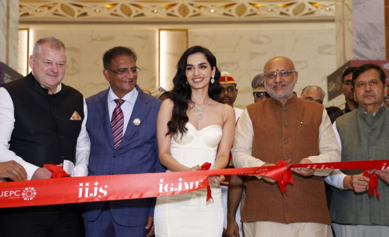 Left to Right - Mr. Paul Rowley, Executive Vice President, Diamond Trading, De Beers Group; Shri Vipul Shah, Chairman, GJEPC; actor Manushi Chhillar, brand ambassador, GJEPC; Shri C. P. Radhakrishnan, Hon. Governor of Maharashtra; Shri Mangal Prabhat Lodha, Hon. Minister of Skill Development and Entrepreneurship, Govt. of Maharashtra; and Shri Kirit Bhansali, Vice Chairman, GJEPC, at the India International Jewellery Show (IIJS) Premiere 2024 organised by India’s apex trade body, The Gem & Jewellery Export Promotion Council (GJEPC) at the JIO World Convention Centre in Bandra Kurla Complex, Mumbai.