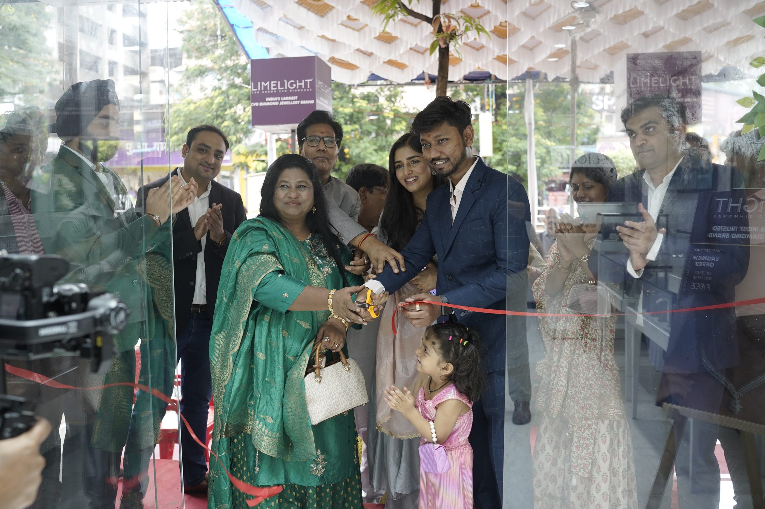 Limelight Diamonds Unveils its 11th Store in Vashi