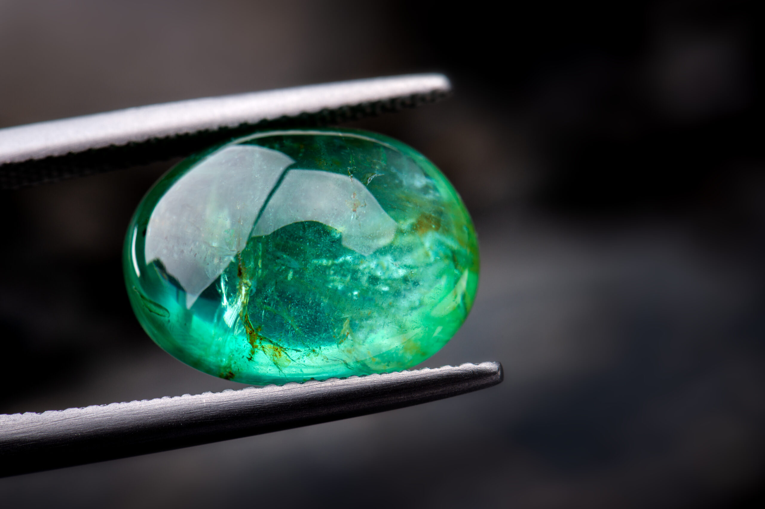  Emerald: The World’s Most Enchanting Green Gemstone 