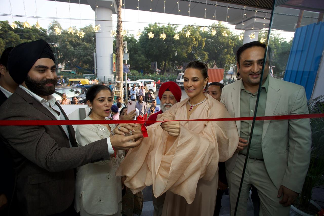 Limelight Diamonds launch their largest store in Delhi, inaugurated by Actress Neha Dhupia.