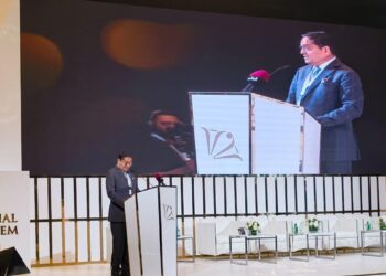 Kirit Bhansali addressing stakeholders at Doha Diamond Conference