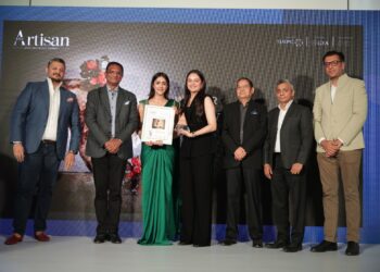 Princess Gauravi Kumari at ARTISAN AWARDS 2025 presenting awards to winners