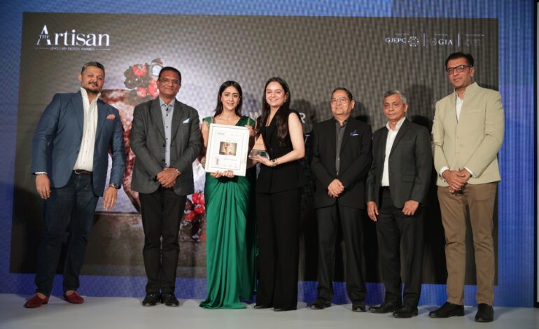 Princess Gauravi Kumari at ARTISAN AWARDS 2025 presenting awards to winners