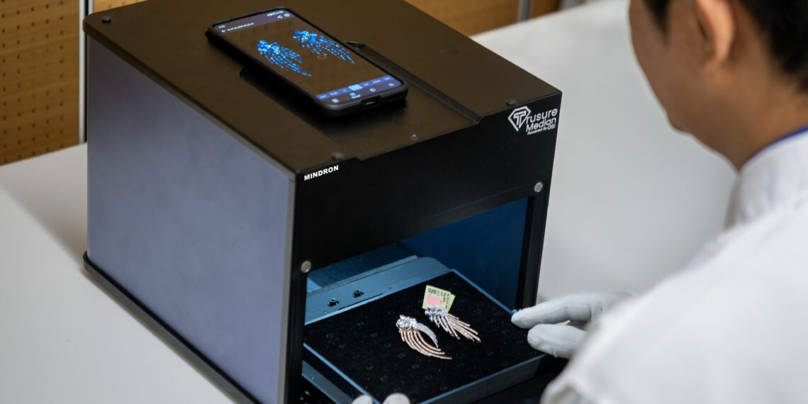 TrueSure device screening diamonds at GSI lab