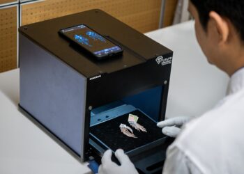 TrueSure device screening diamonds at GSI lab