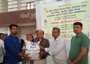 GJNRF Distributes Grocery Kits to the Needy Trade Artisans in Gujarat.