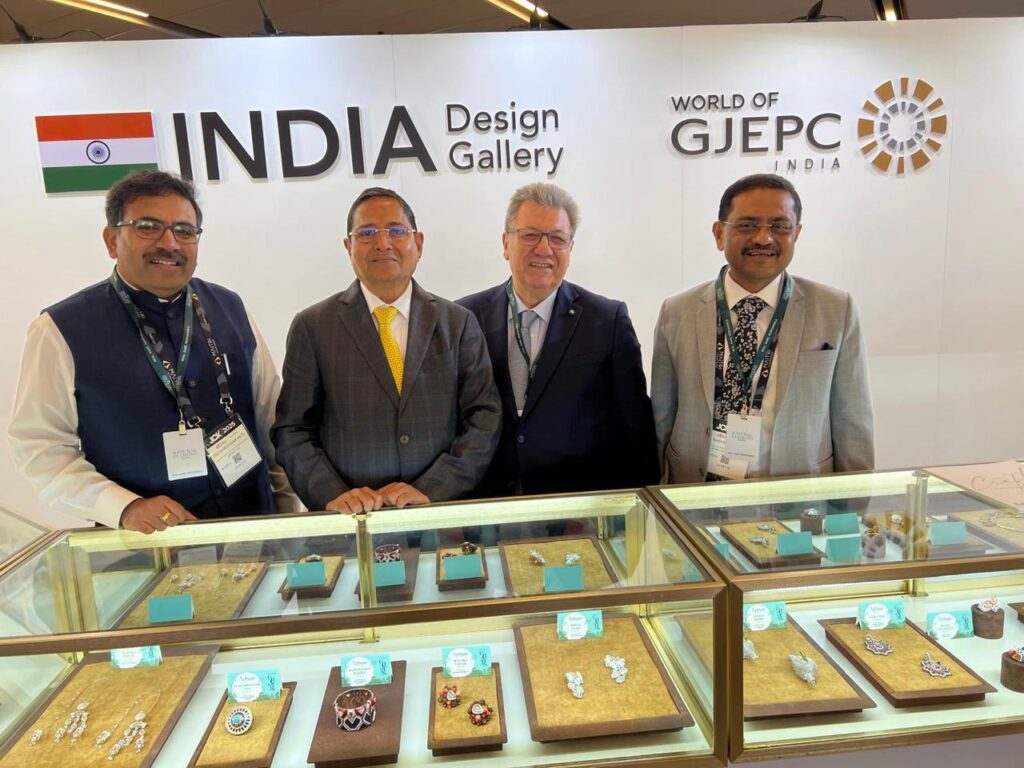 GJEPC Chairman welcomes Dr. K. Srikar Reddy at India Pavilion, JCK Las Vegas 2025