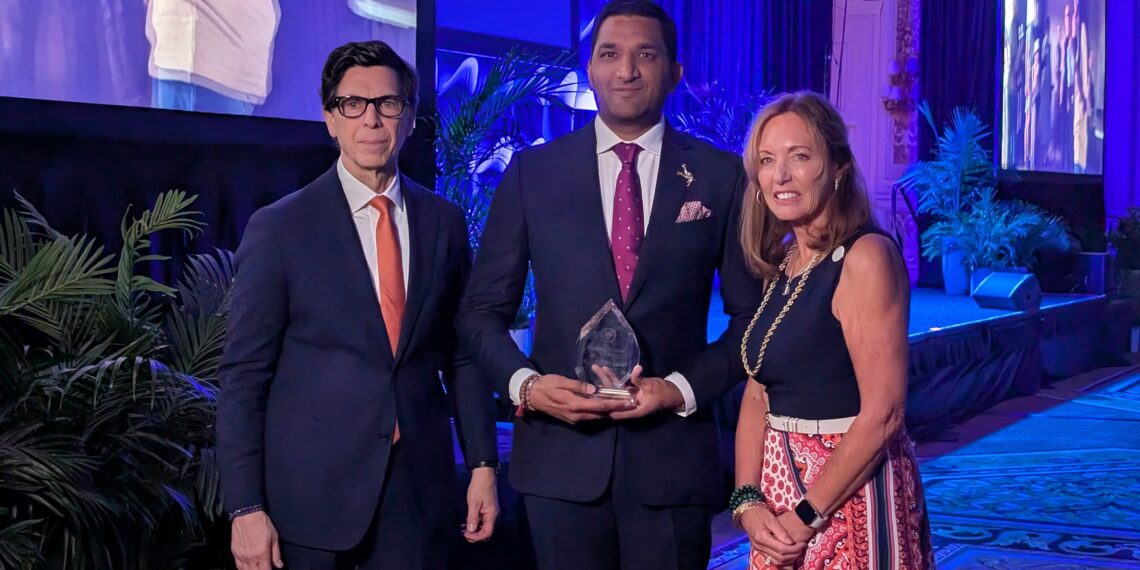 Govind Dholakia receives Lifetime Achievement Award at JCK Las Vegas 2025