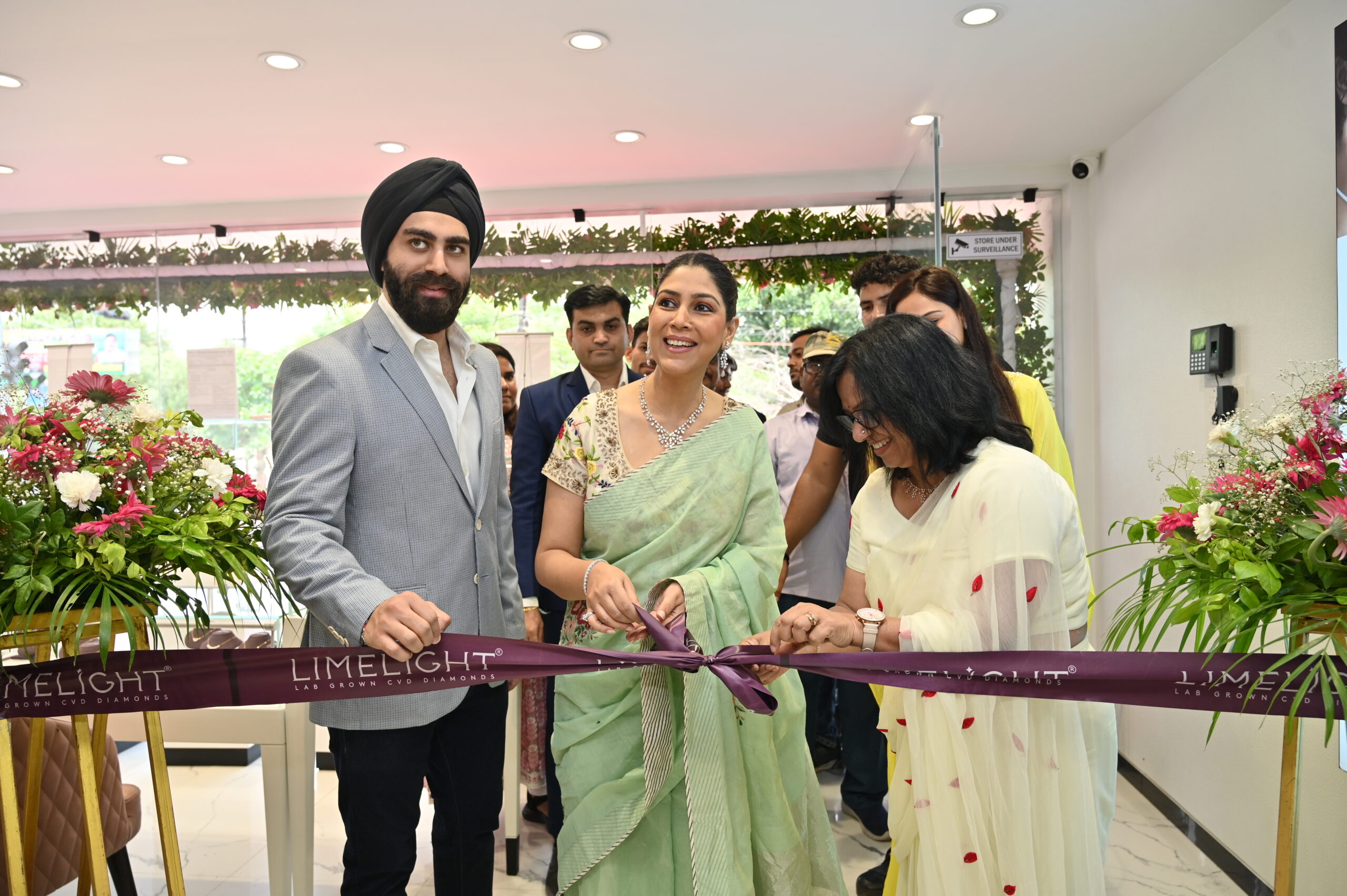 Limelight Diamonds Launches its New Store in Gwalior, Inaugurated by Popular Actress Sakshi Tanwar