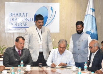 Bharat Diamond Bourse and Department of Posts Sign MOU