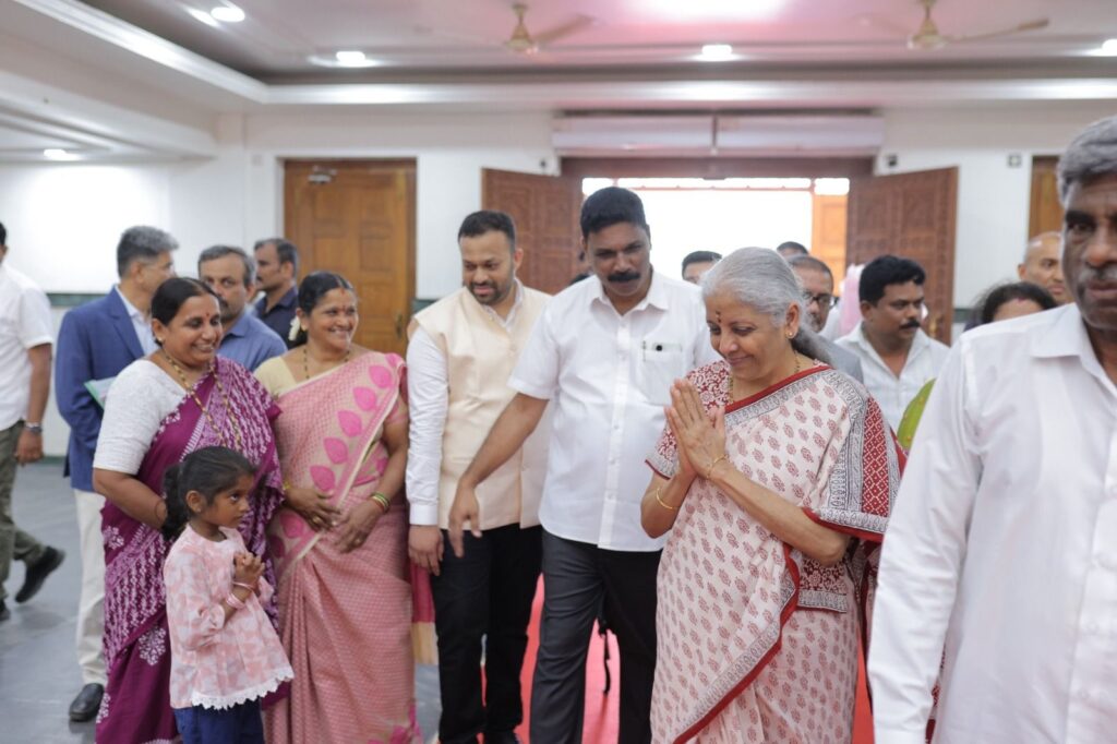Finance Minister Nirmala Sitharaman unveiling IIGJ Udupi Centre of Excellence