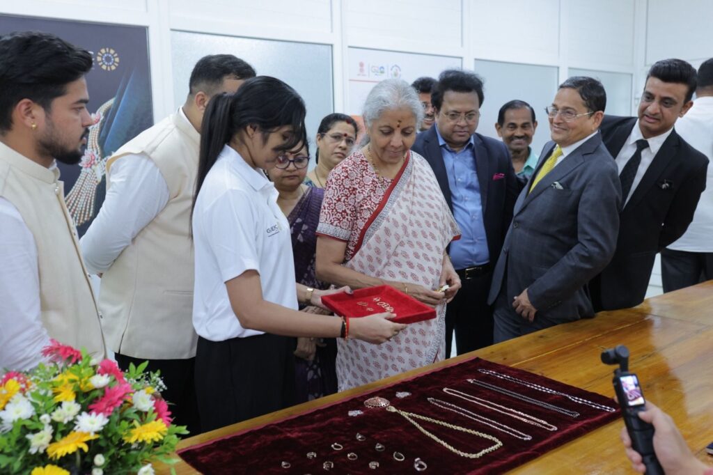 Finance Minister Nirmala Sitharaman unveiling IIGJ Udupi Centre of Excellence