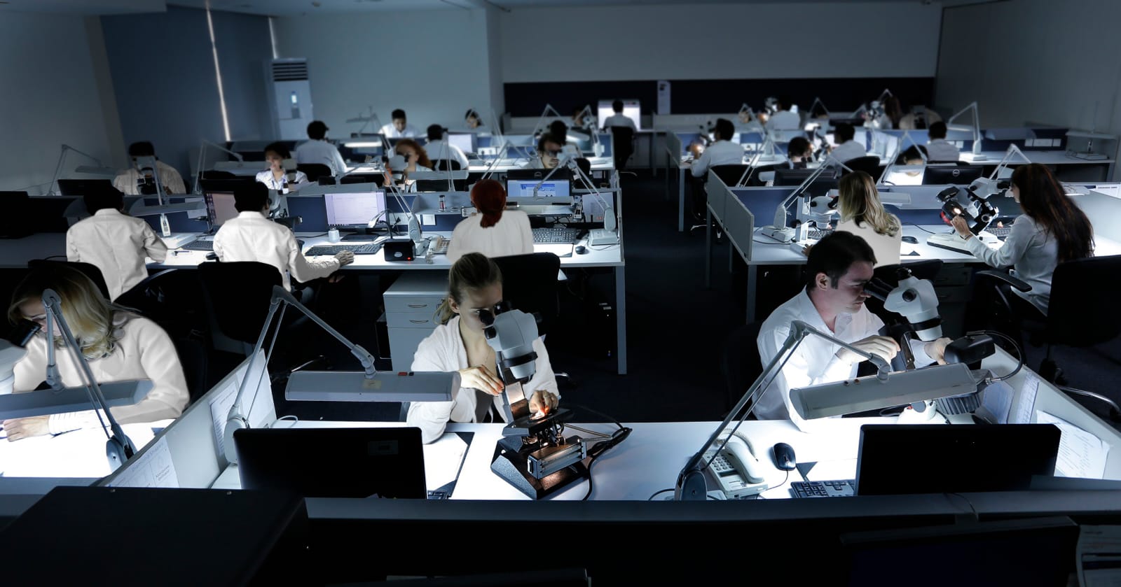 Modern diamond screening now involves advanced verification technologies and large-scale quality control systems across global supply chains.