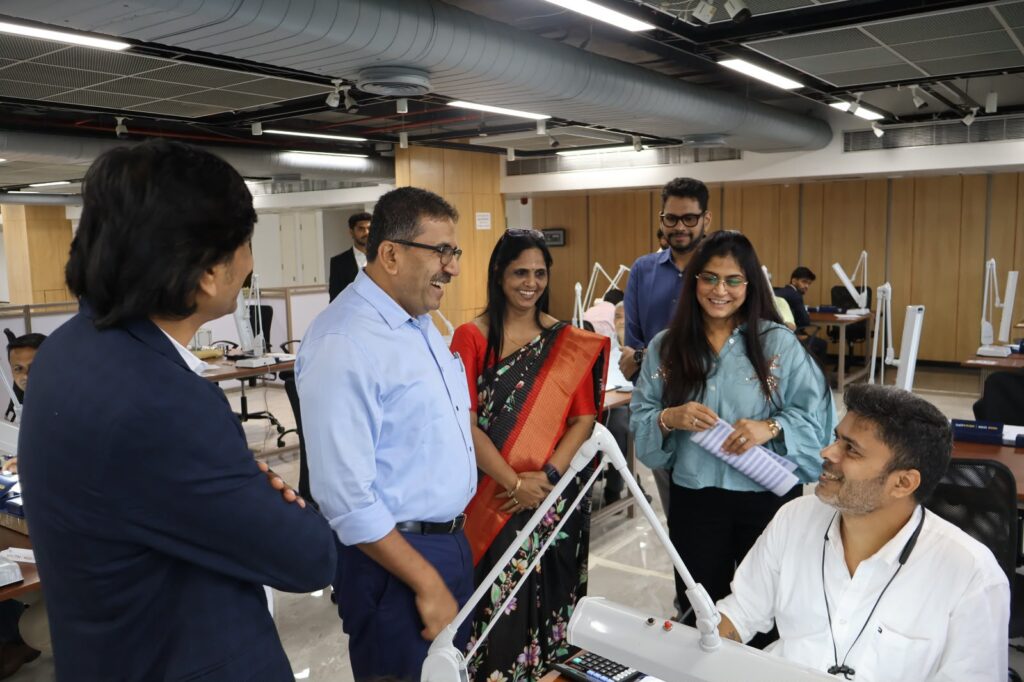 Industry representatives inaugurate Rapaport's pre-auction diamond viewing event at Bharat Ratnam Mega CFC in SEEPZ, Mumbai.